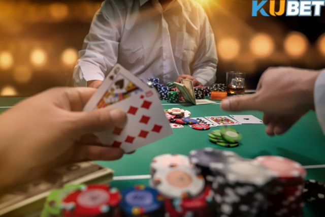Hướng dẫn chơi poker chi tiết nhất 2025 cho người mới bắt đầu Hướng dẫn chơi poker cơ bản